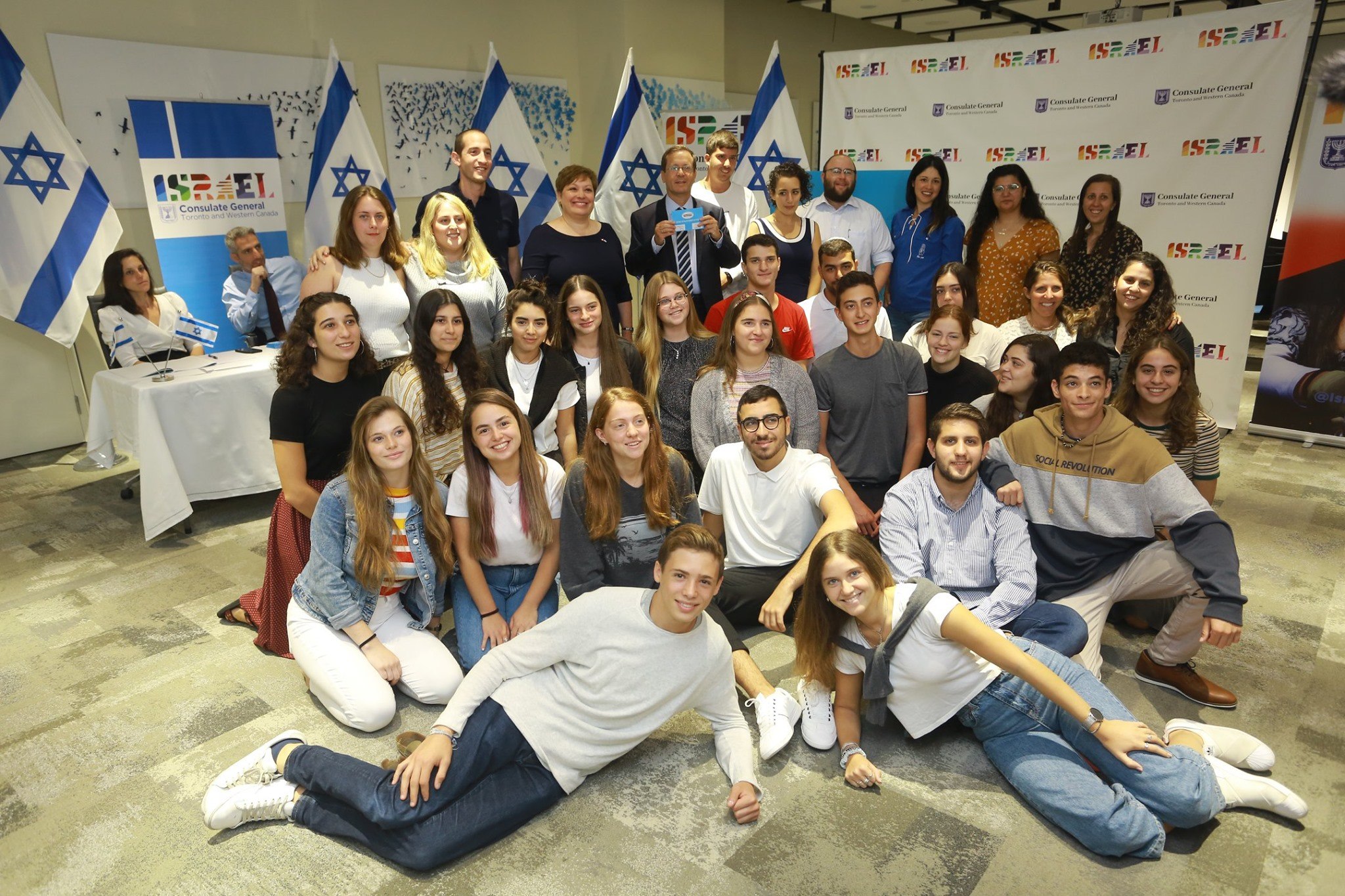 Young Israeli Emissaries Vote in Israeli Elections
